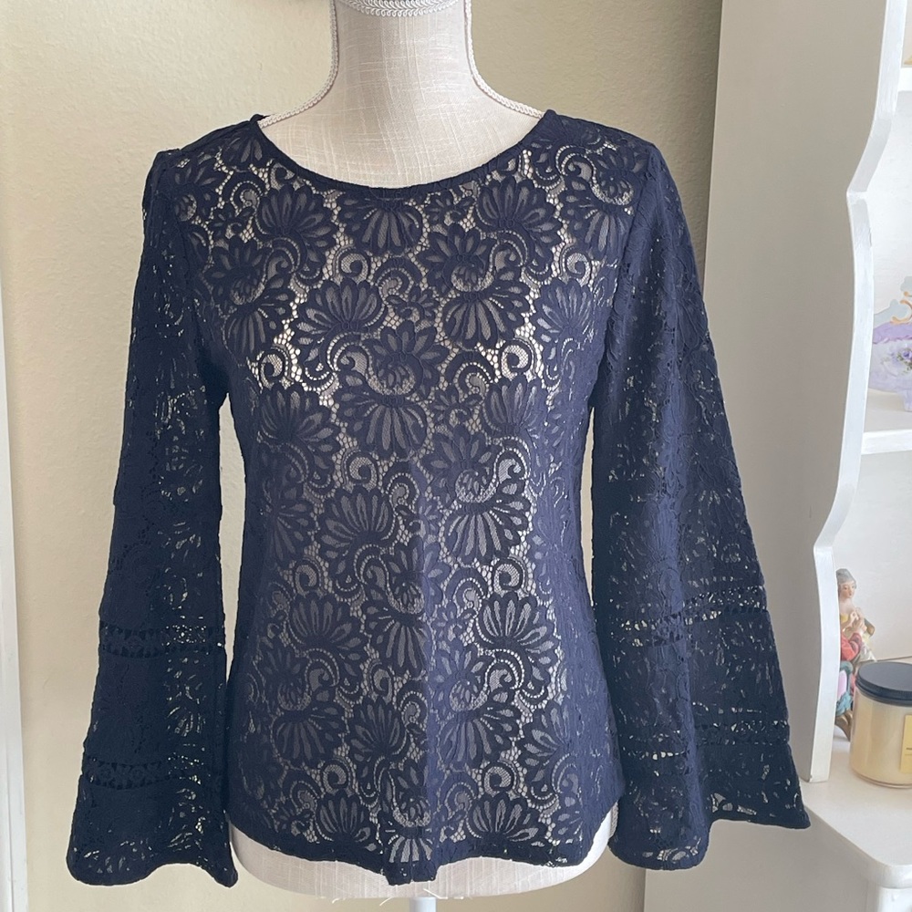 🌟2xHP🌟 NWT Loft Navy Lace Top
